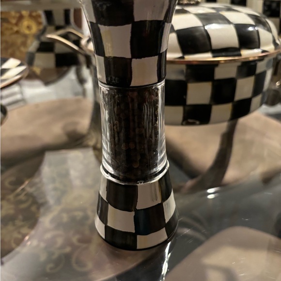 Mackenzie child’s - Picture 10 of 14